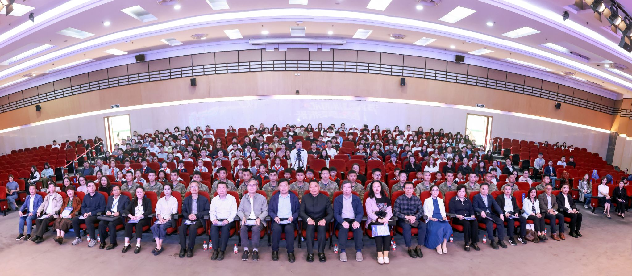 合照1.jpg 合照1.jpg